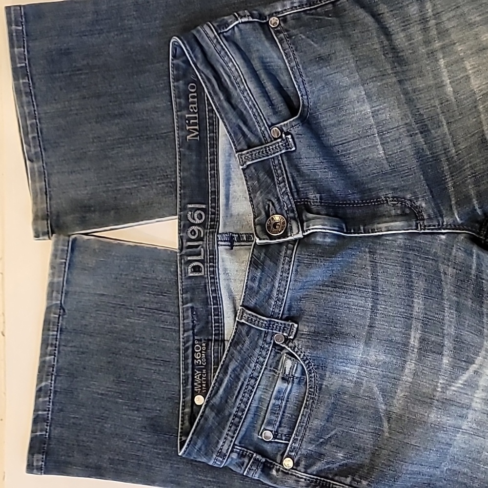DL1961 Milano Boot Cut Jeans Low-rise - Picture 2 of 14